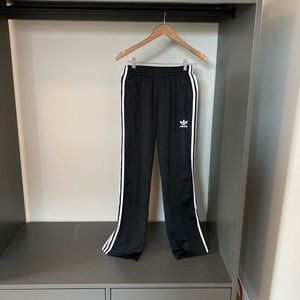 Adidas track pant with zippers